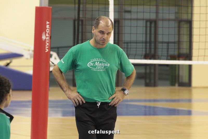 111030 volley 139_tn.jpg